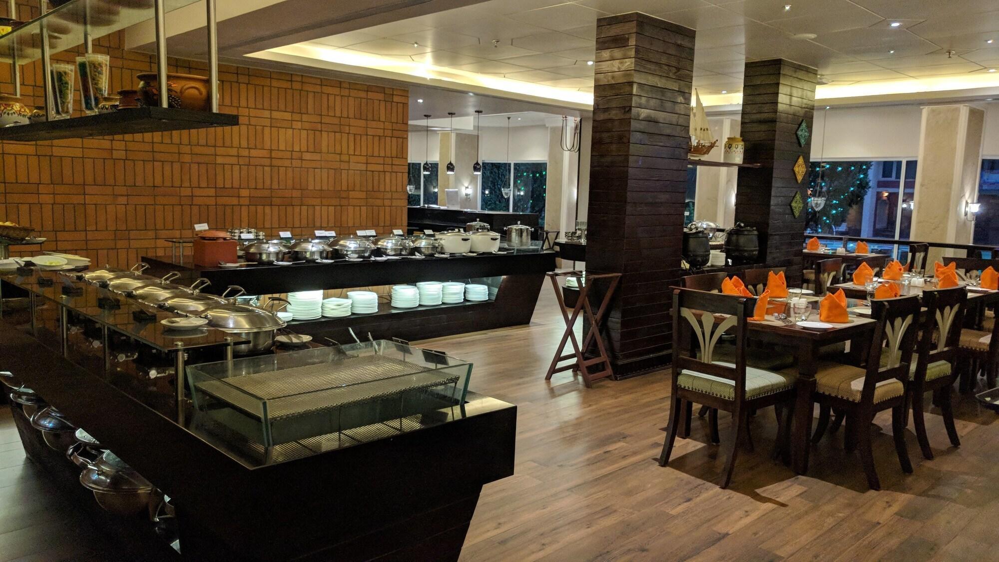 The Gateway Hotel Beach Road, Calicut Exteriör bild